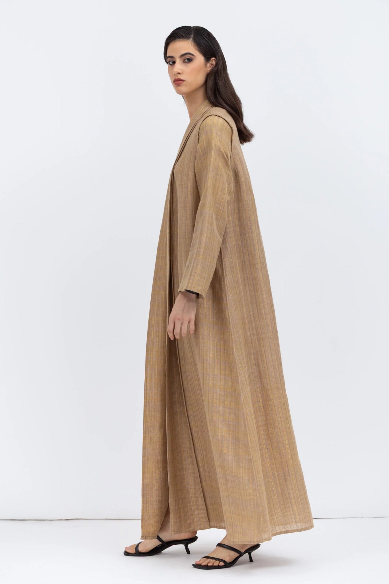 AB - LOO - LI - GLD ABAYA - CHIKA - MIRA Y MANO