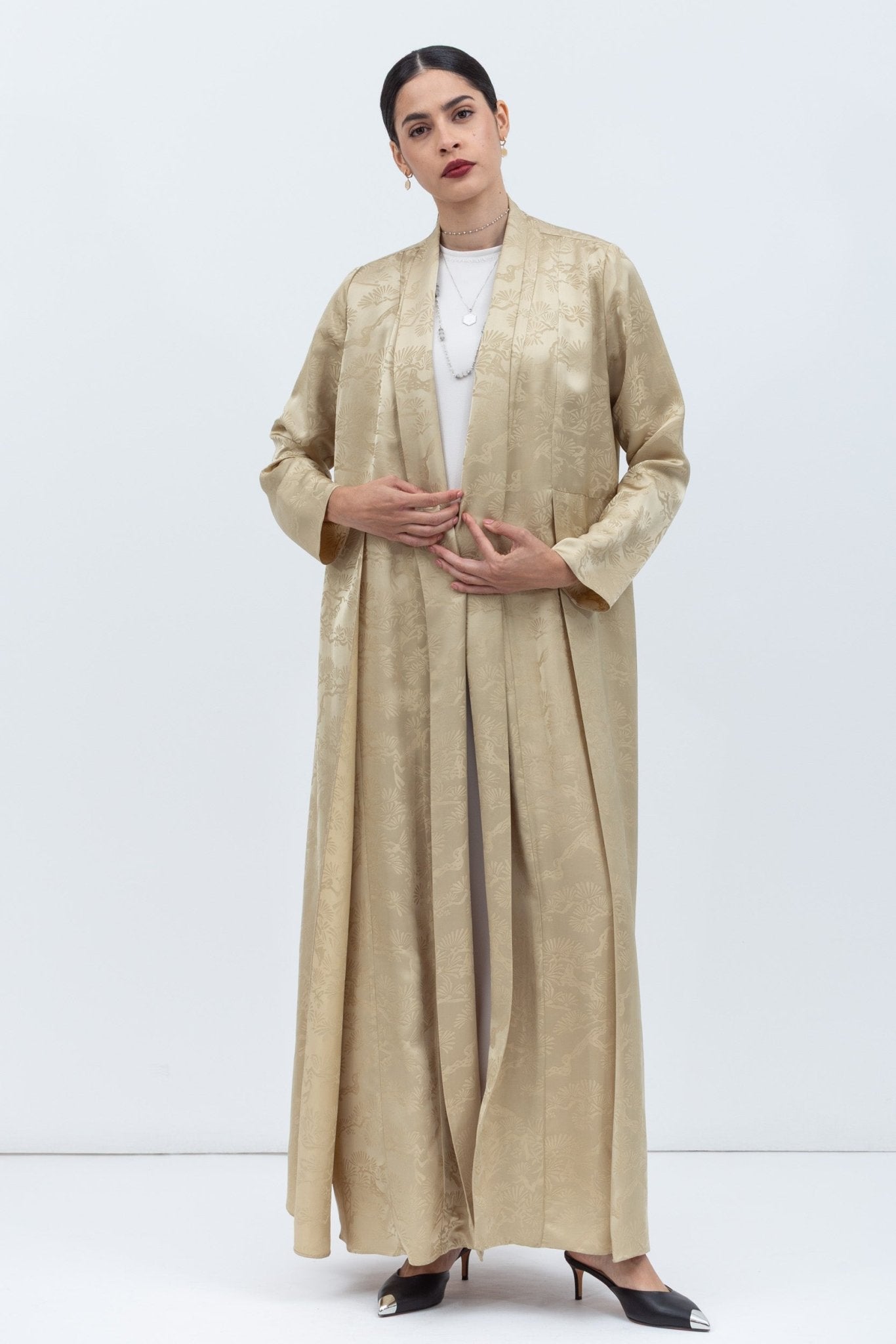 AB-LY-LTGG – Beige Abaya - CHIKA - MIRA Y MANO