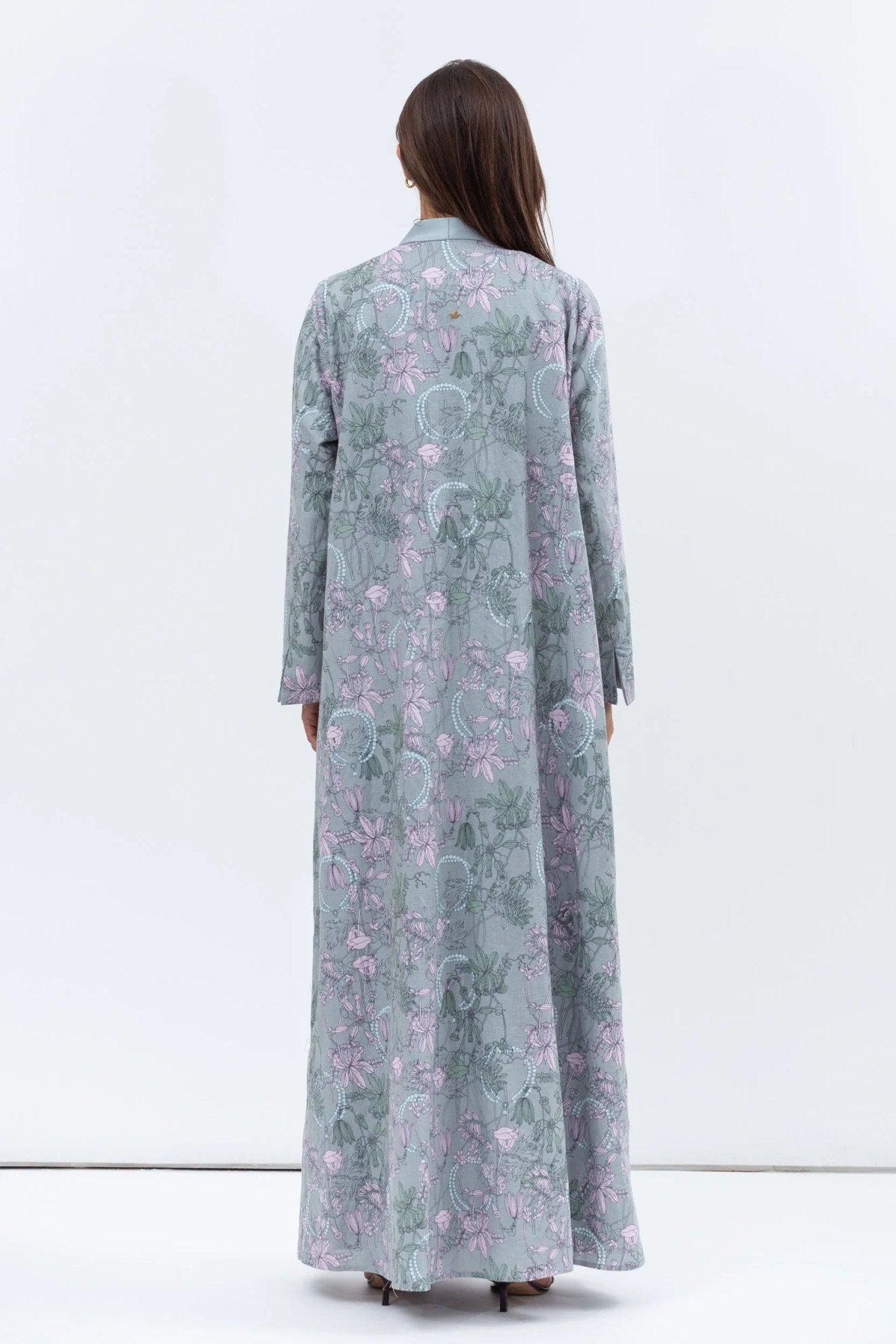 AB-OVR-SCP-BGFP ABAYA - CHIKA - MIRA Y MANO