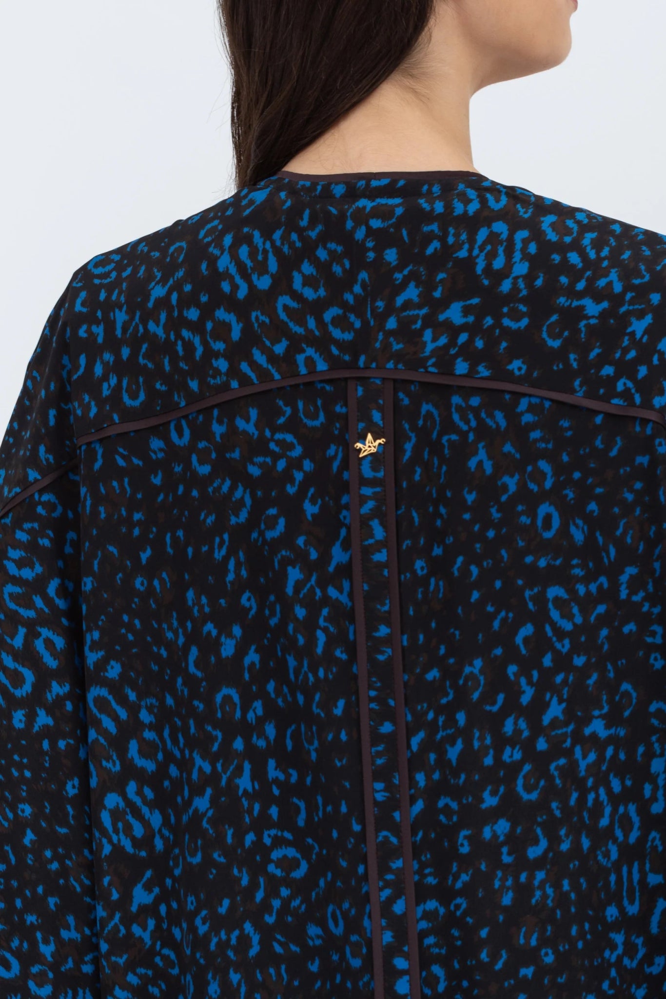 AB - PATT - BLL ABAYA - CHIKA - MIRA Y MANO