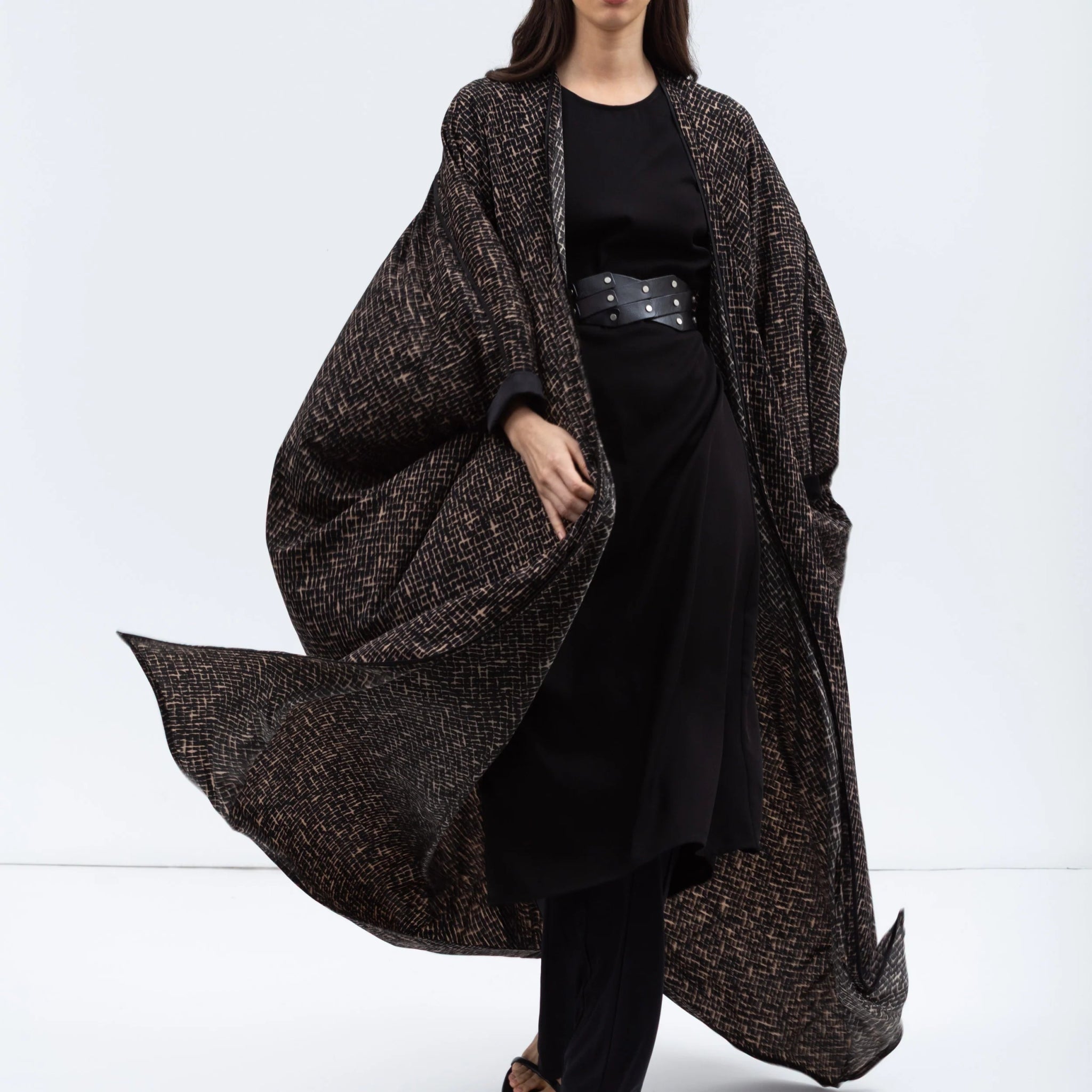 AB - PATT - MUL ABAYA - CHIKA - MIRA Y MANO