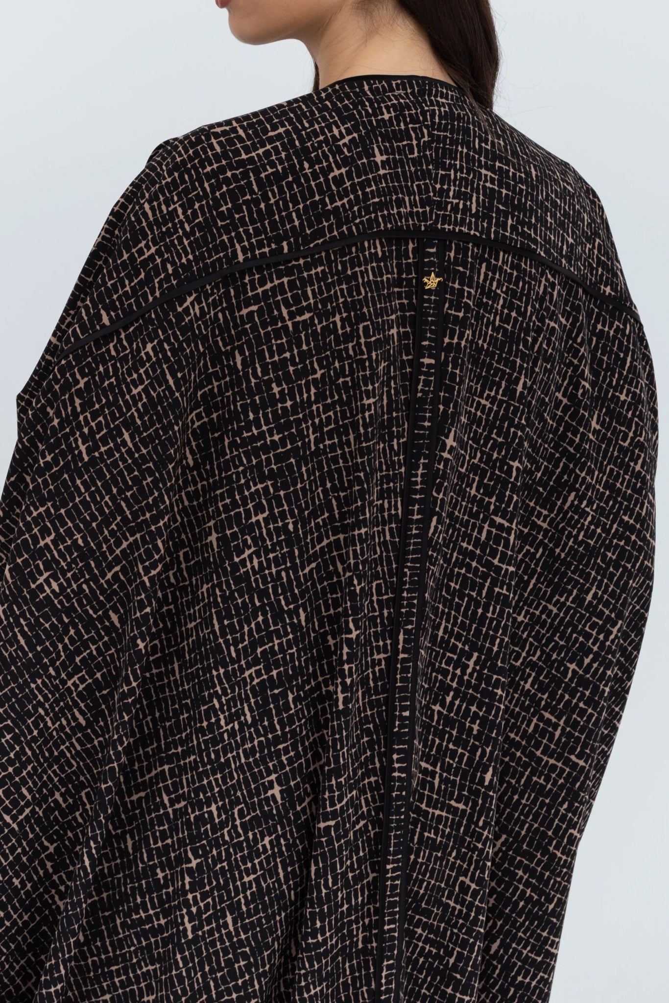 AB - PATT - MUL ABAYA - CHIKA - MIRA Y MANO