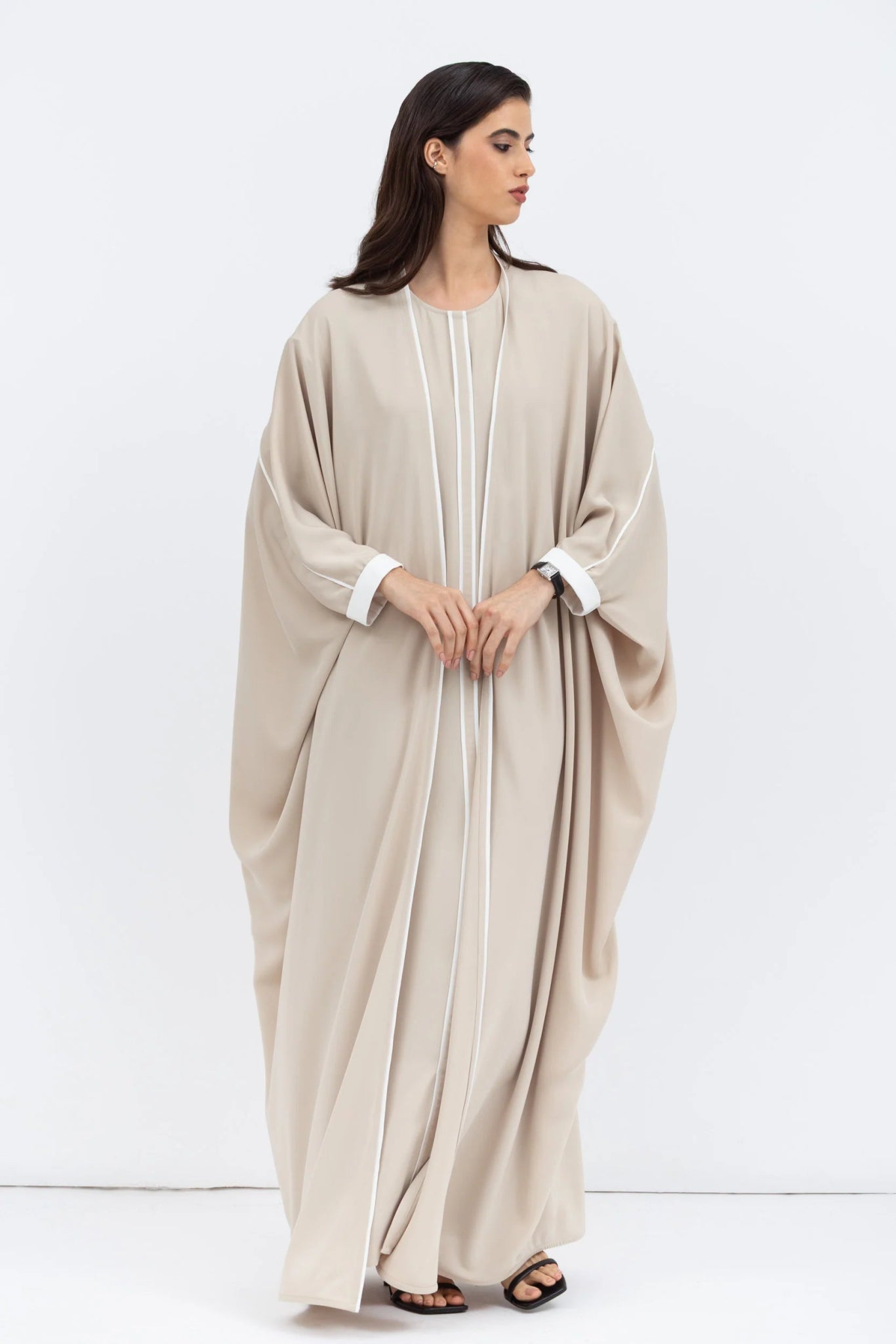 AB - SET - BUT - LGLD ABAYA SET - CHIKA - MIRA Y MANO