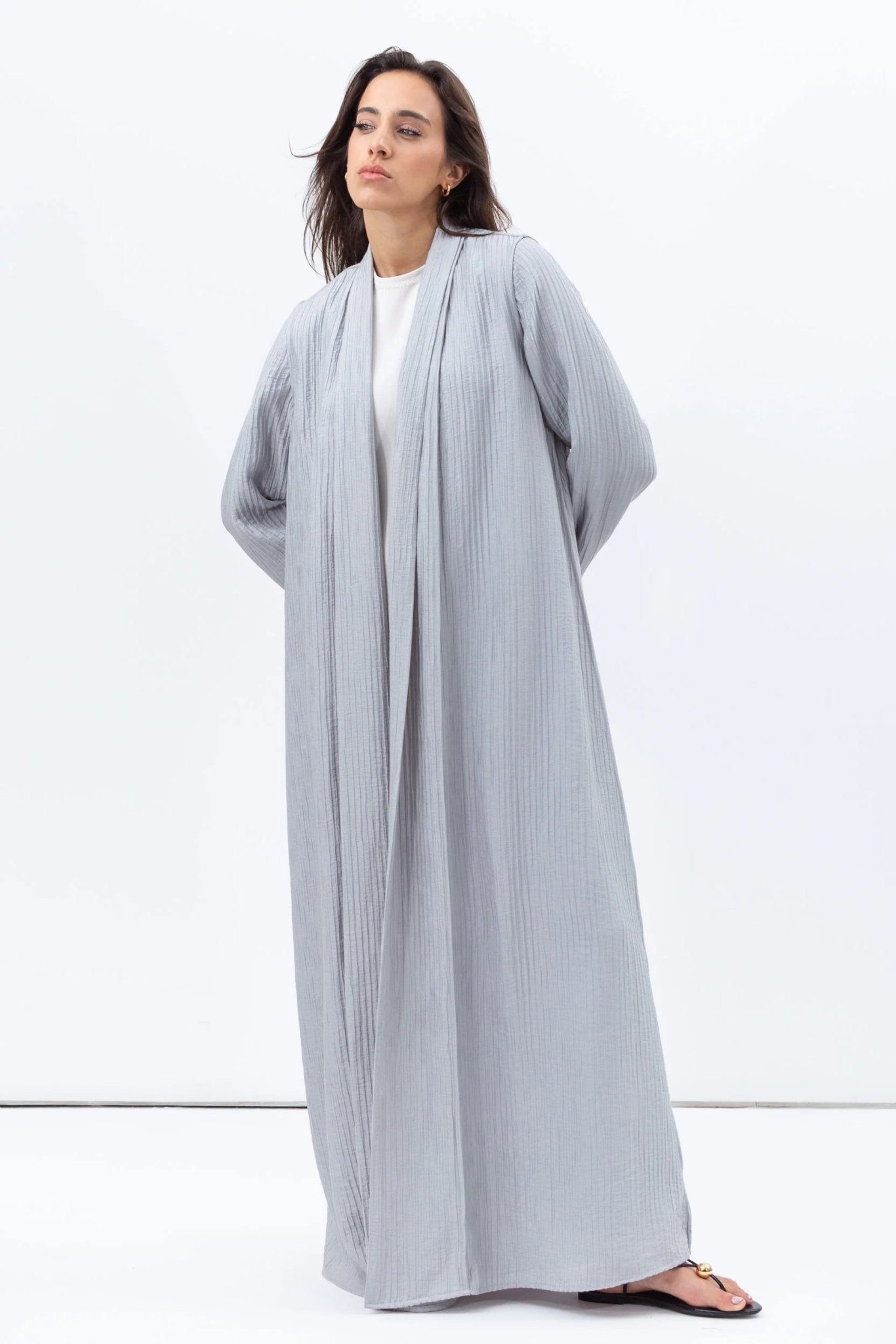 AB - SHL - GRYBLU ABAYA - CHIKA - MIRA Y MANO