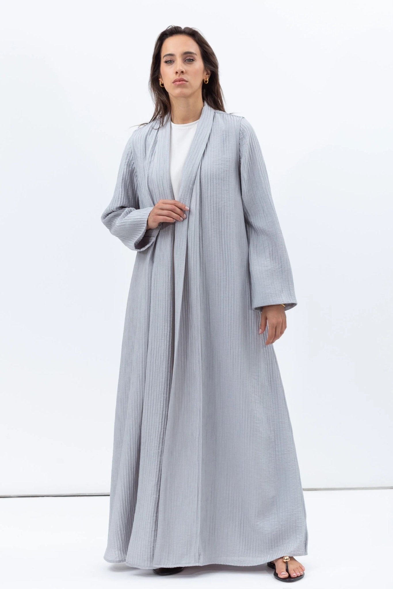 AB - SHL - GRYBLU ABAYA - CHIKA - MIRA Y MANO