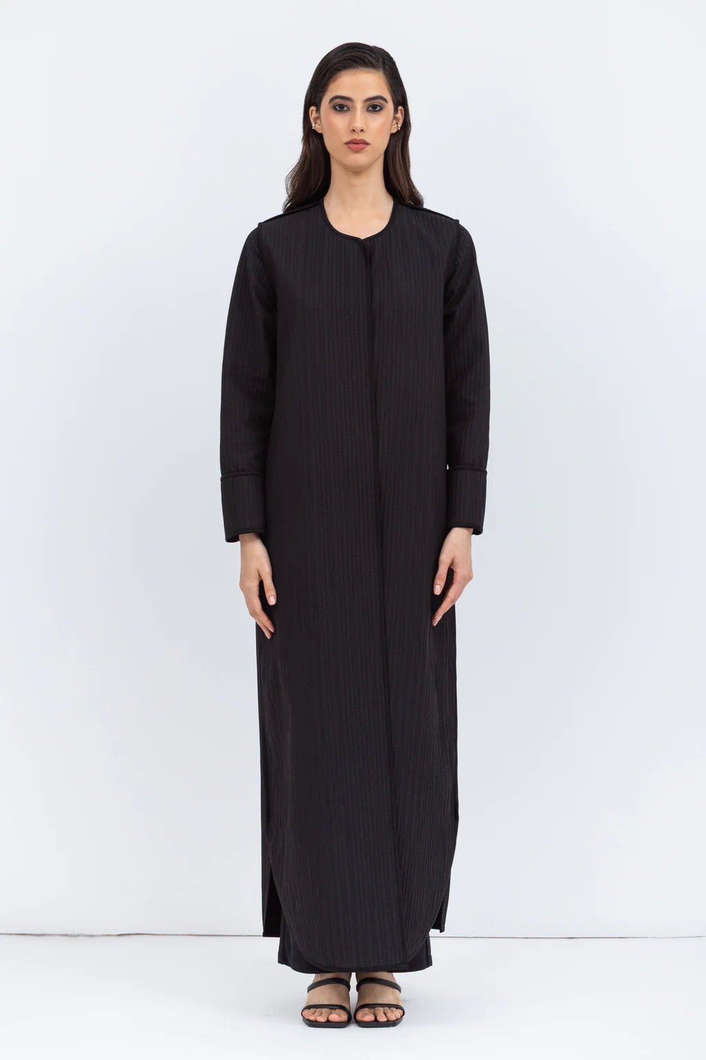 AB - ST - BLK - C ABAYA - CHIKA - MIRA Y MANO