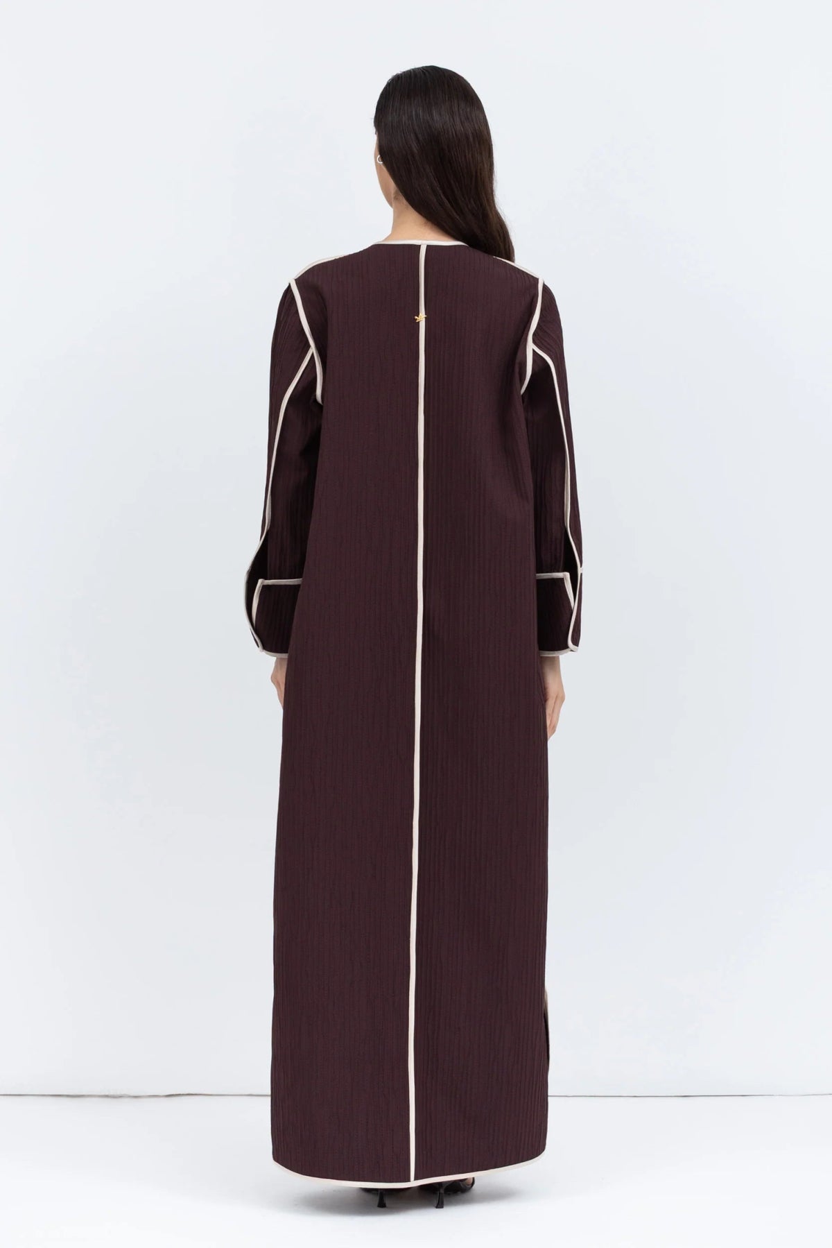 AB - ST - BRW ABAYA - MIRA Y MANO