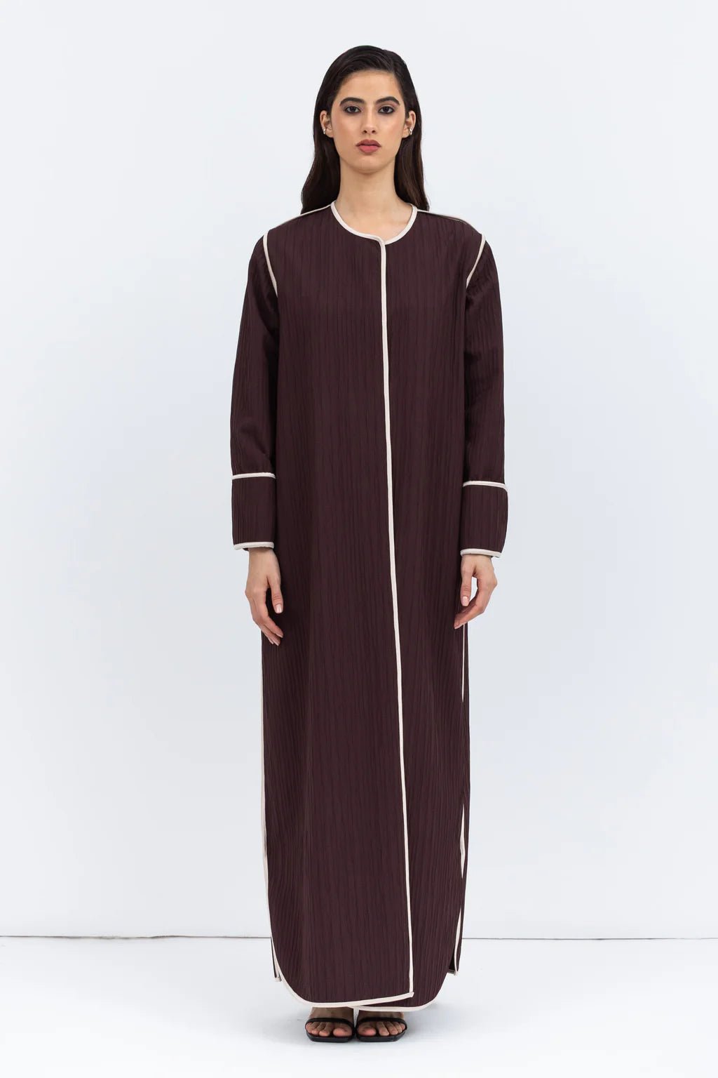AB - ST - BRW ABAYA - MIRA Y MANO