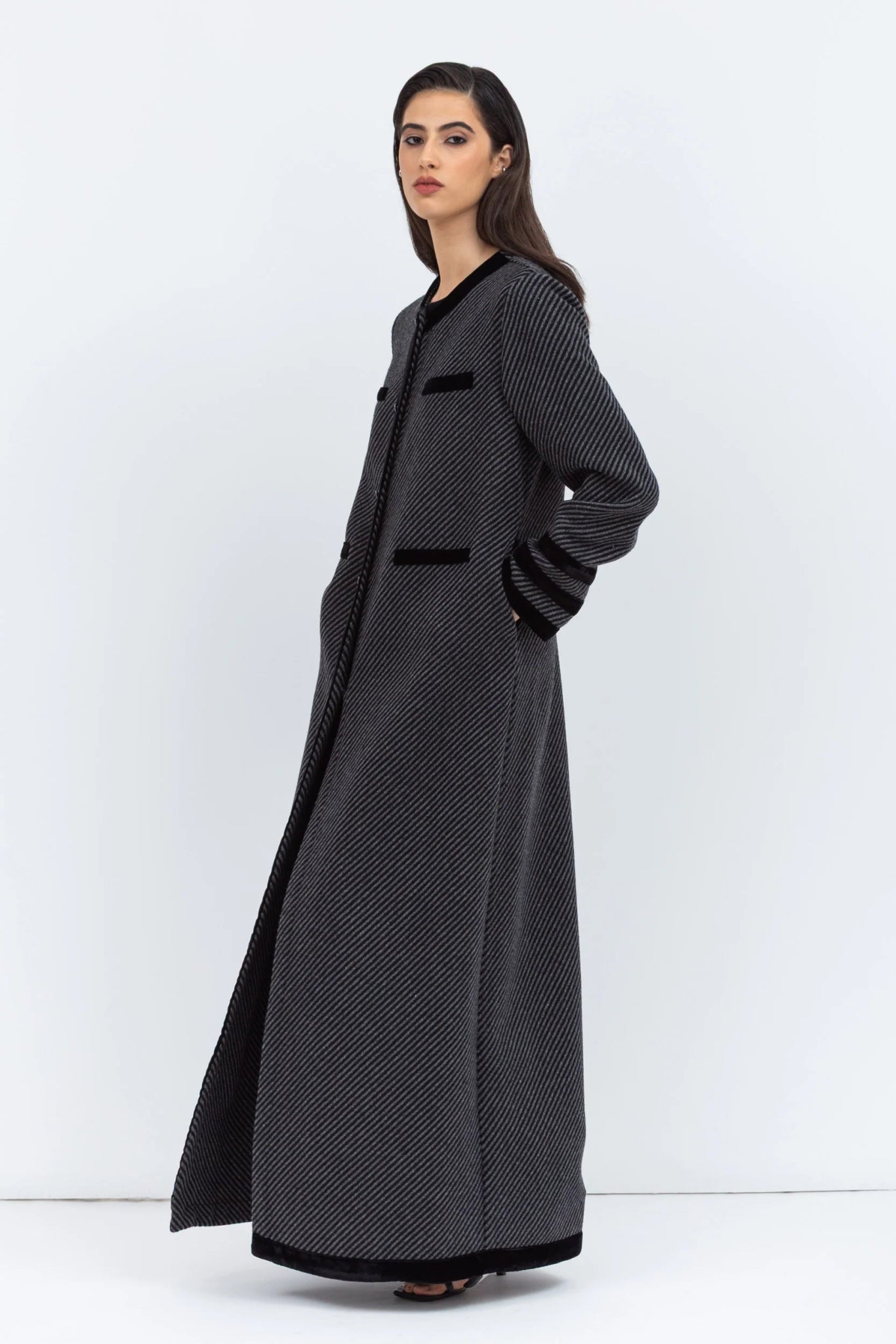 AB - ST - W - GRY ABAYA - CHIKA - MIRA Y MANO