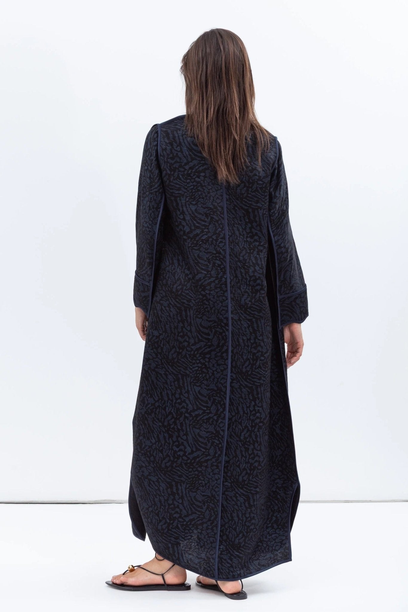 AB - STR - BNVY - WLN ABAYA - CHIKA - MIRA Y MANO
