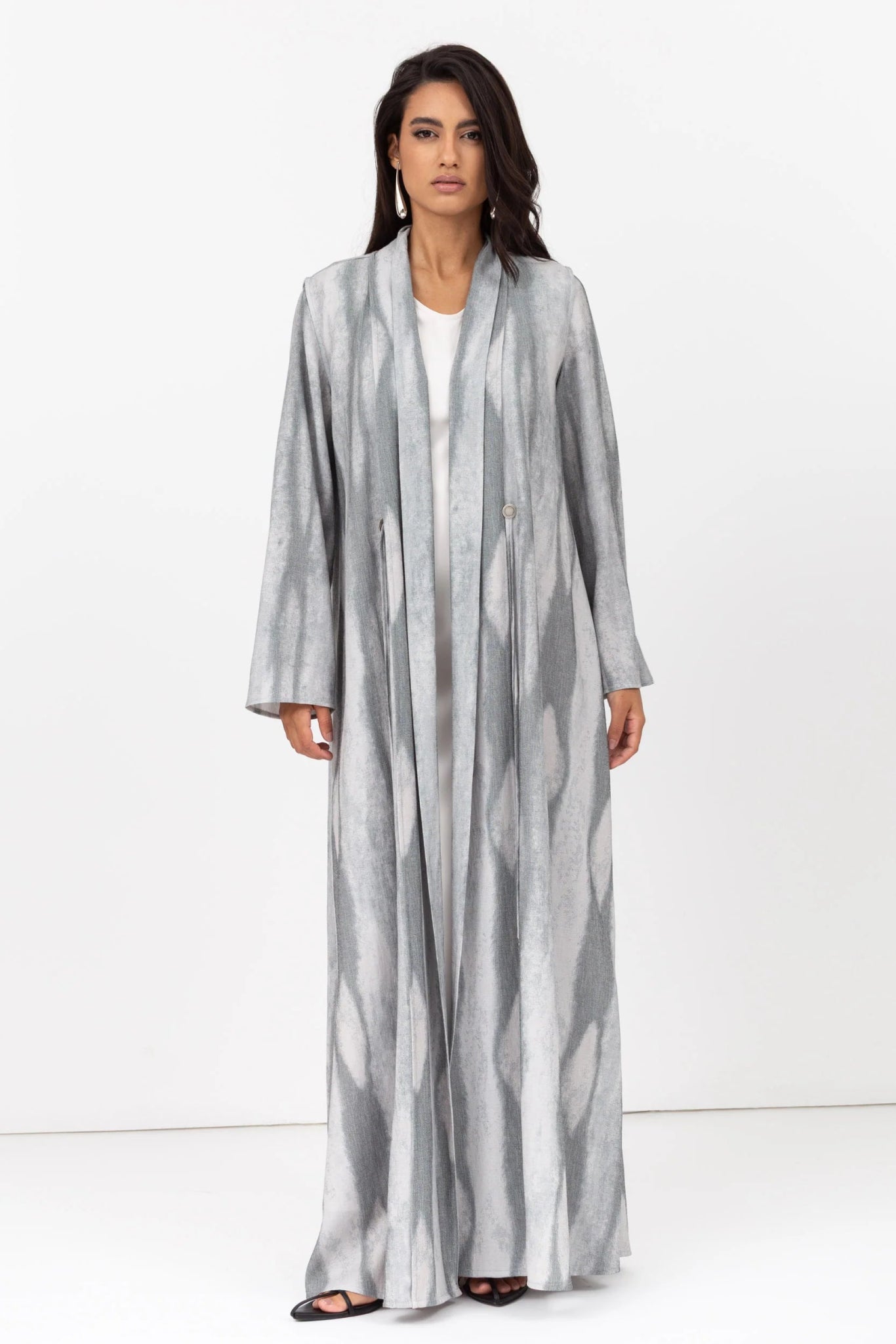 AB - TL - SH - MUL ABAYA - CHIKA - MIRA Y MANO