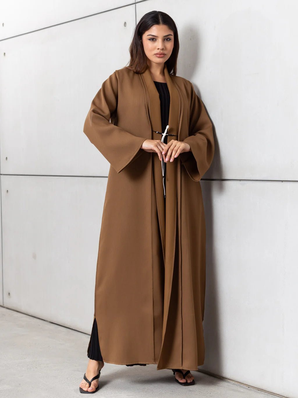 AB - TW - GD - BRW ABAYA - CHIKA - MIRA Y MANO