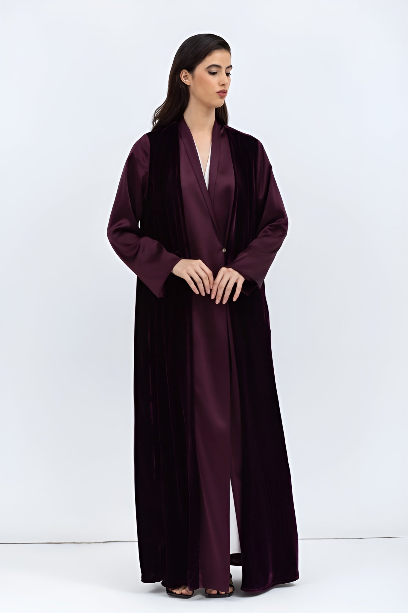 AB - VEL - BUR ABAYA - CHIKA - MIRA Y MANO