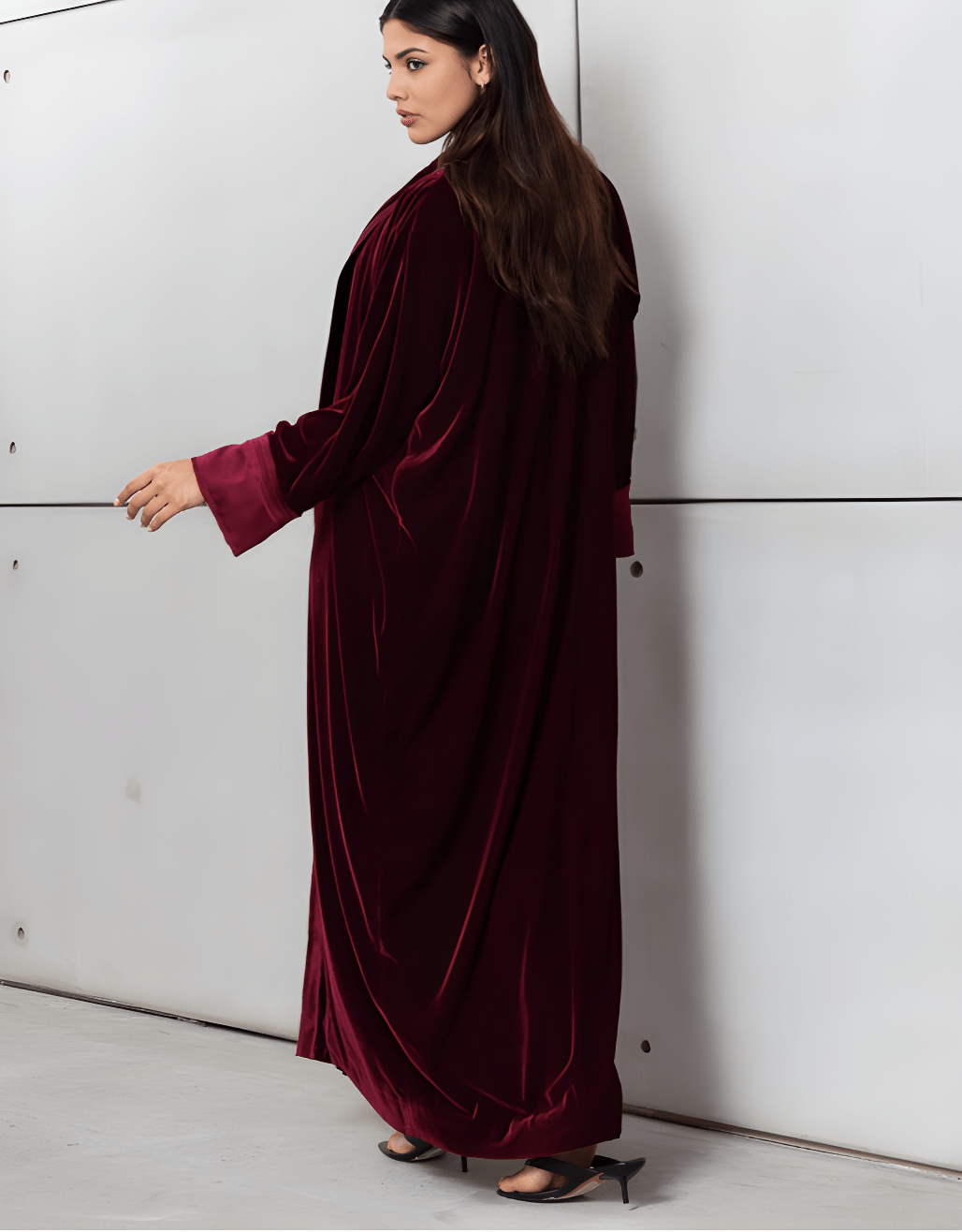 AB - VEL - BUR ABAYA - CHIKA - MIRA Y MANO