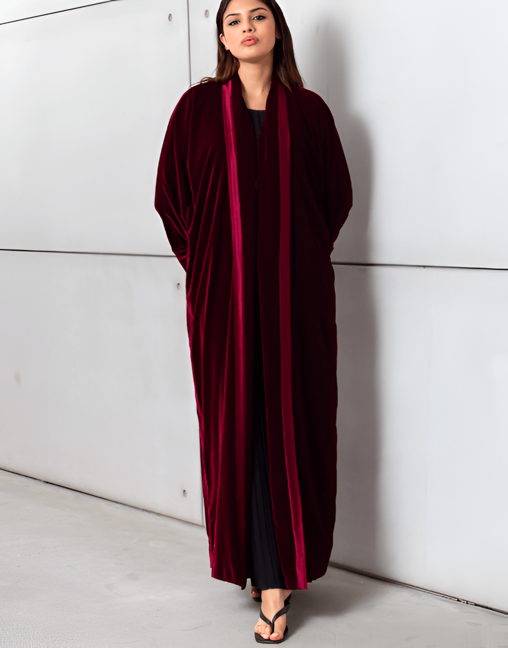 AB - VEL - BUR ABAYA - CHIKA - MIRA Y MANO