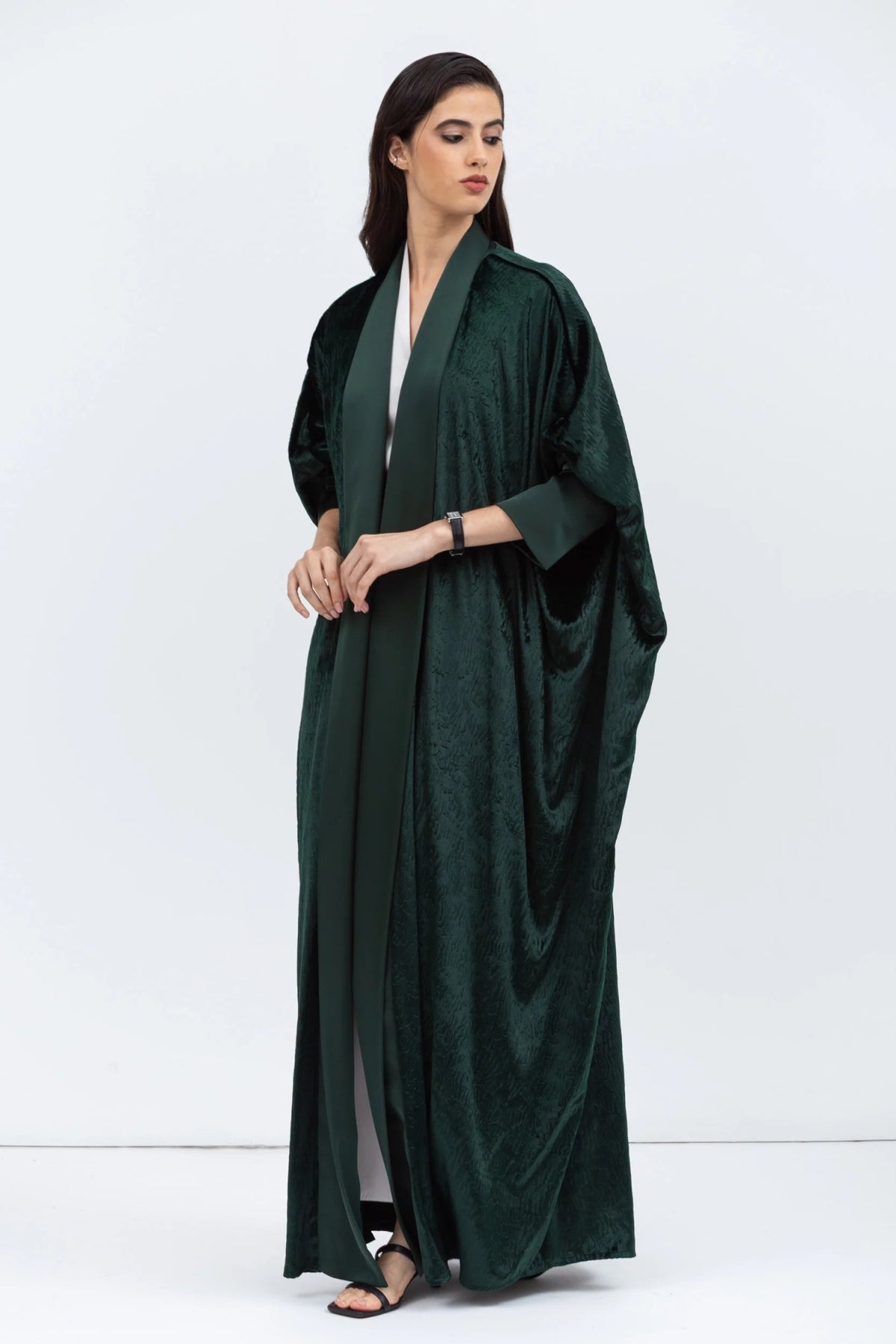 AB - VEL - GRN ABAYA - CHIKA - MIRA Y MANO