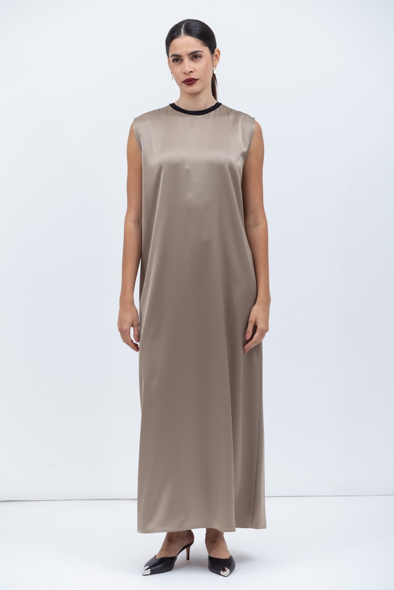 DRS - S - TAN - BLK DRESS - CHIKA - MIRA Y MANO