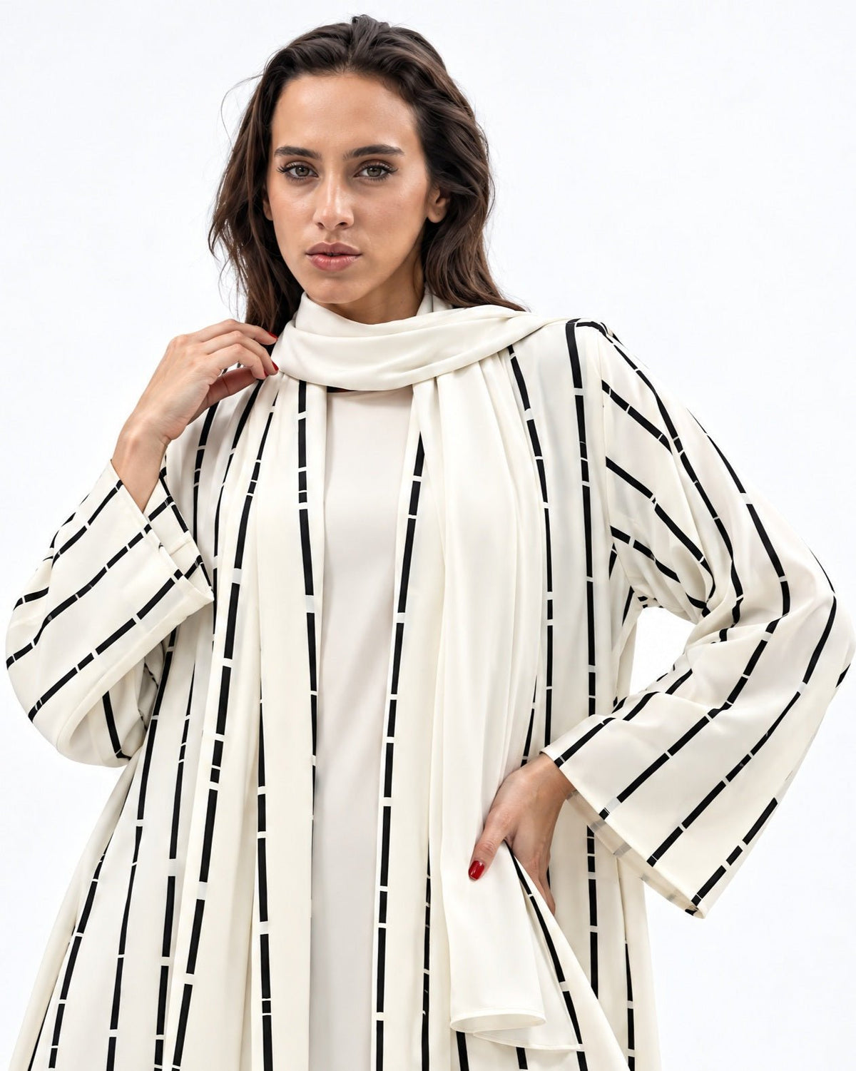 Fluid Shawl Lapel Abaya in White with Black Stripe - CHIKA - MIRA Y MANO