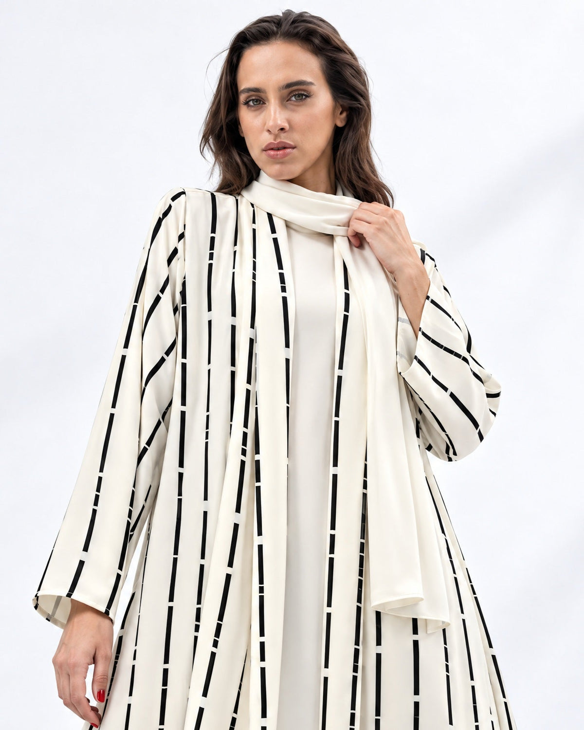 Fluid Shawl Lapel Abaya in White with Black Stripe - CHIKA - MIRA Y MANO