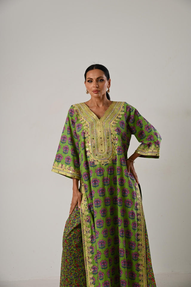 DM25 - R04 G KAFTAN - DAR ALMUZN - MIRA Y MANO