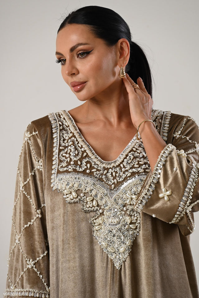 DM25 - V01 KAFTAN - DAR ALMUZN - MIRA Y MANO