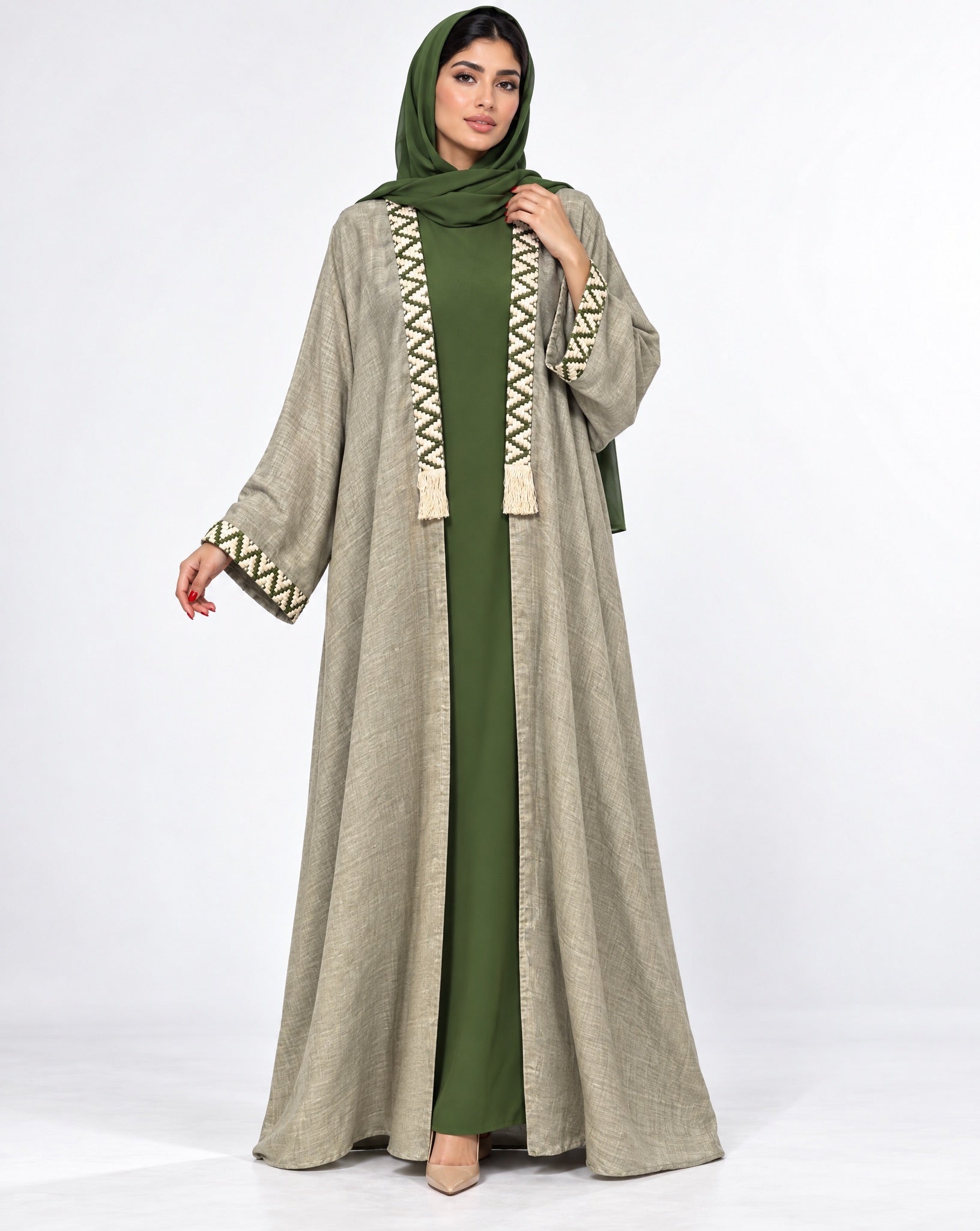 HANDMADE MOSQUE LIGHT GREEN ABAYA - DAR TARAF - MIRA Y MANO