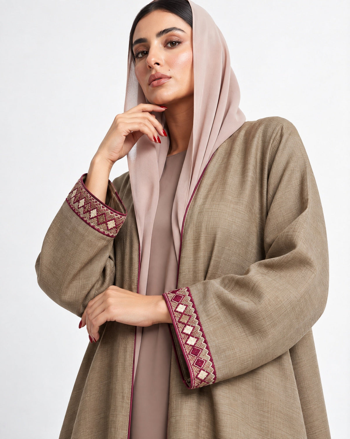 PATTERN CROSS OLIVE ABAYA - DAR TARAF - MIRA Y MANO