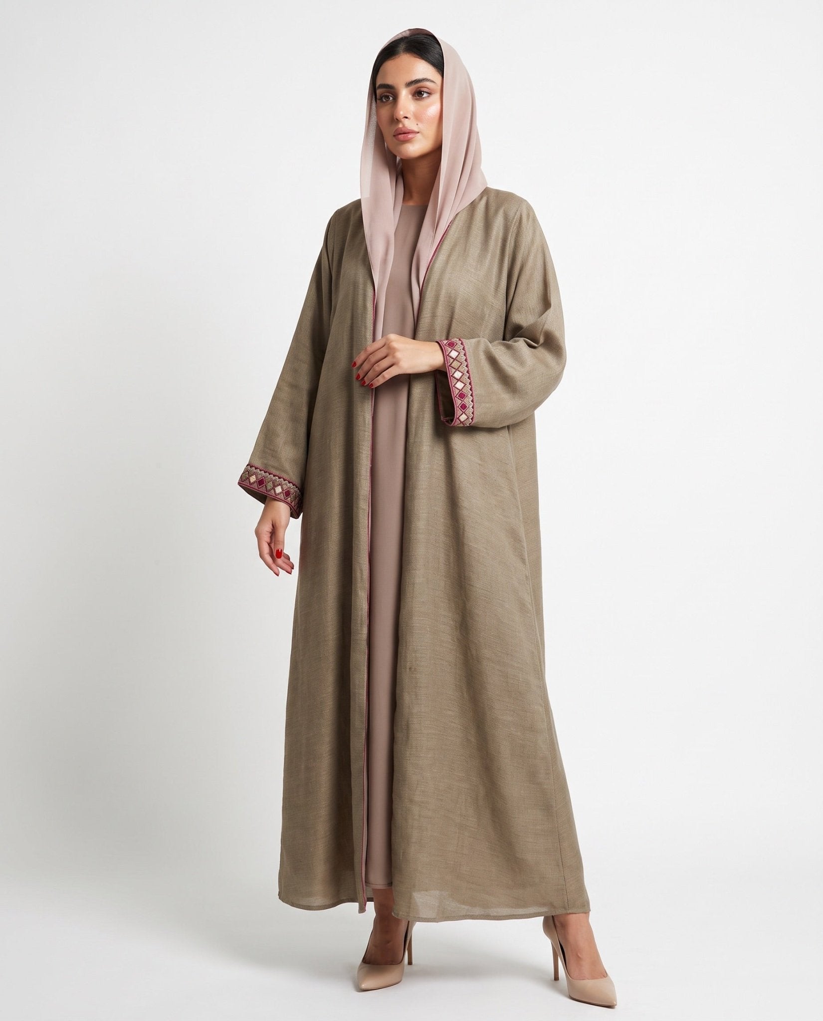 PATTERN CROSS OLIVE ABAYA - DAR TARAF - MIRA Y MANO