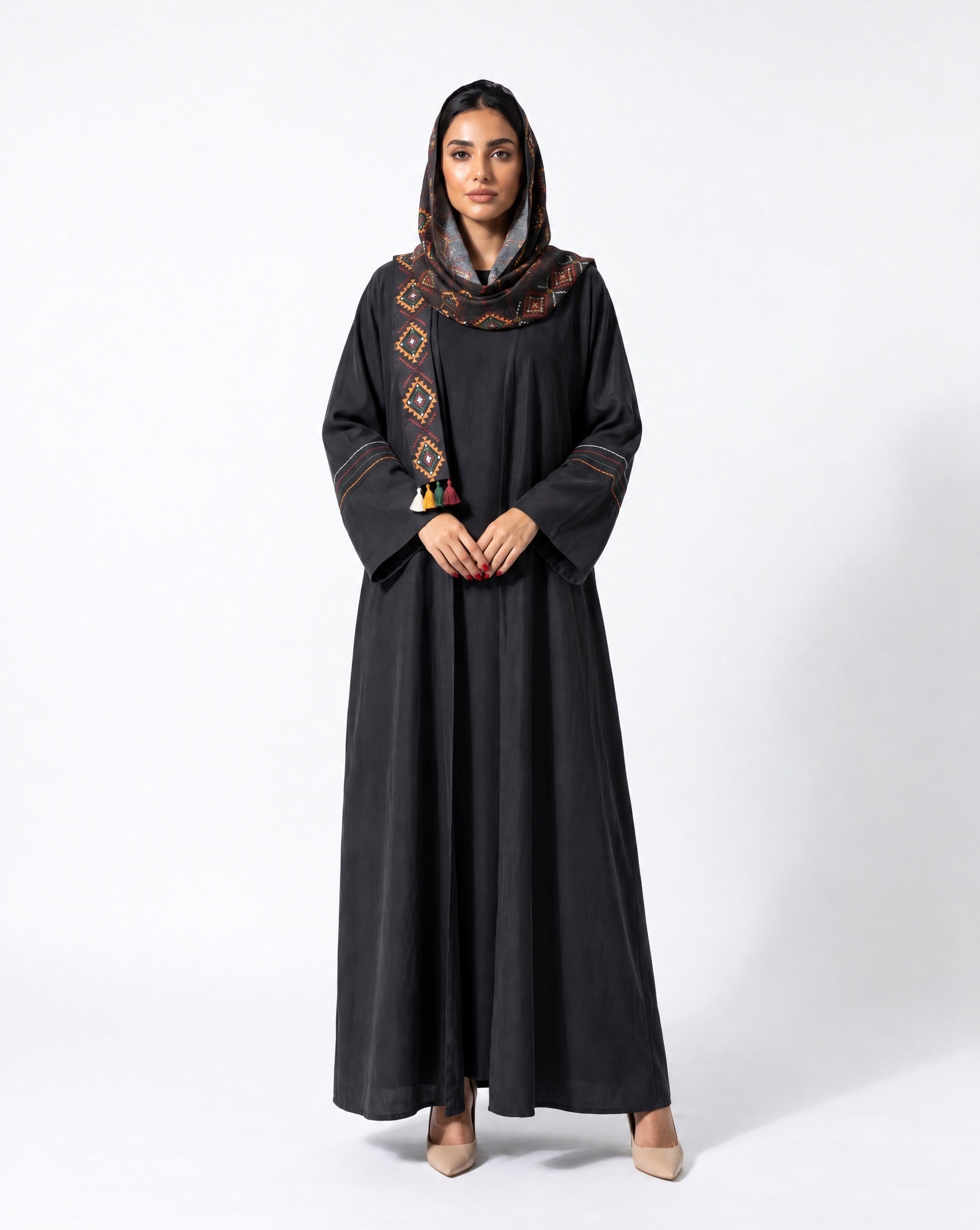 SILK IN WASH WITH COLLAR BLACK ABAYA - DAR TARAF - MIRA Y MANO