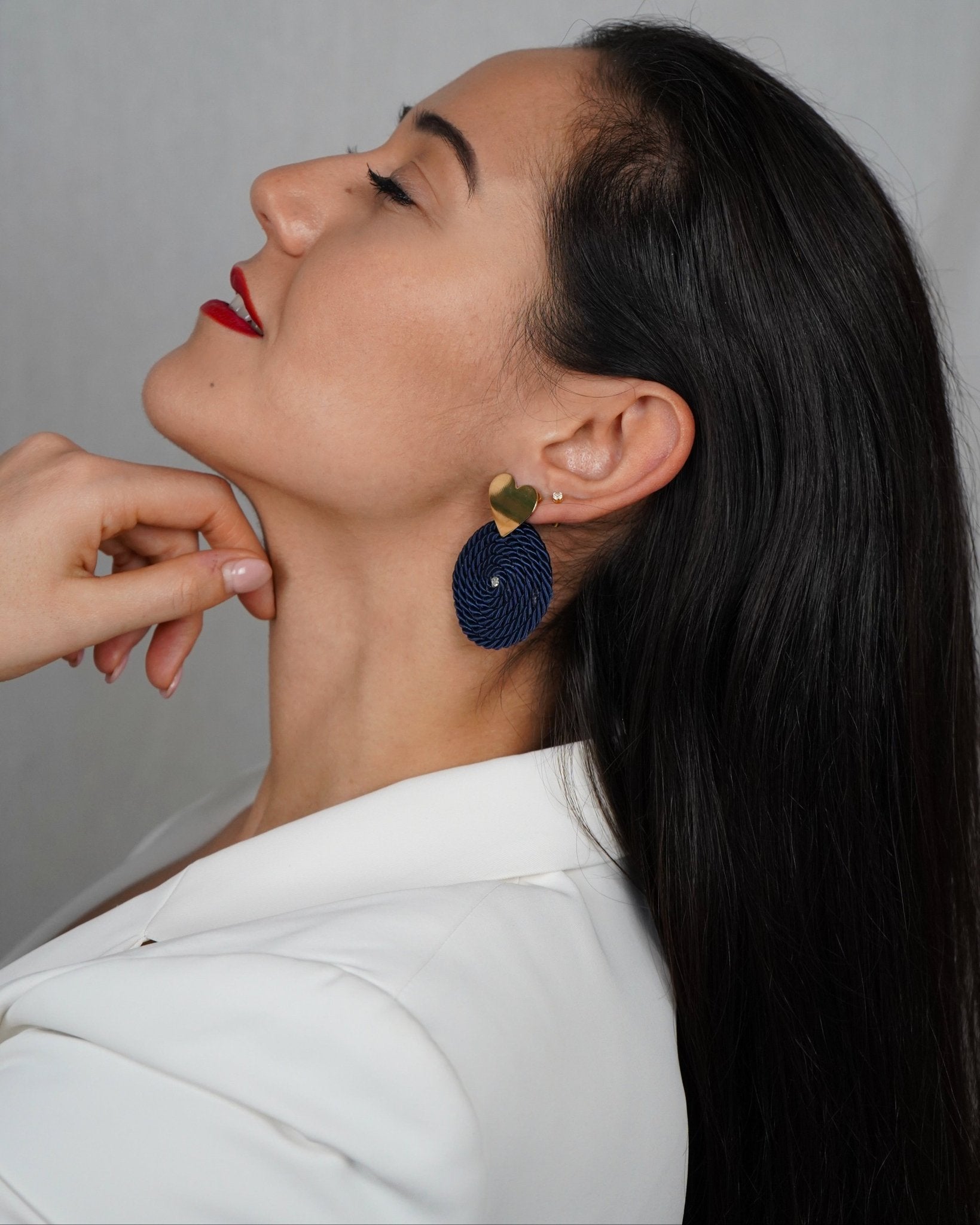 FAVOLADB – Dark Blue Earring - DESIREA - MIRA Y MANO