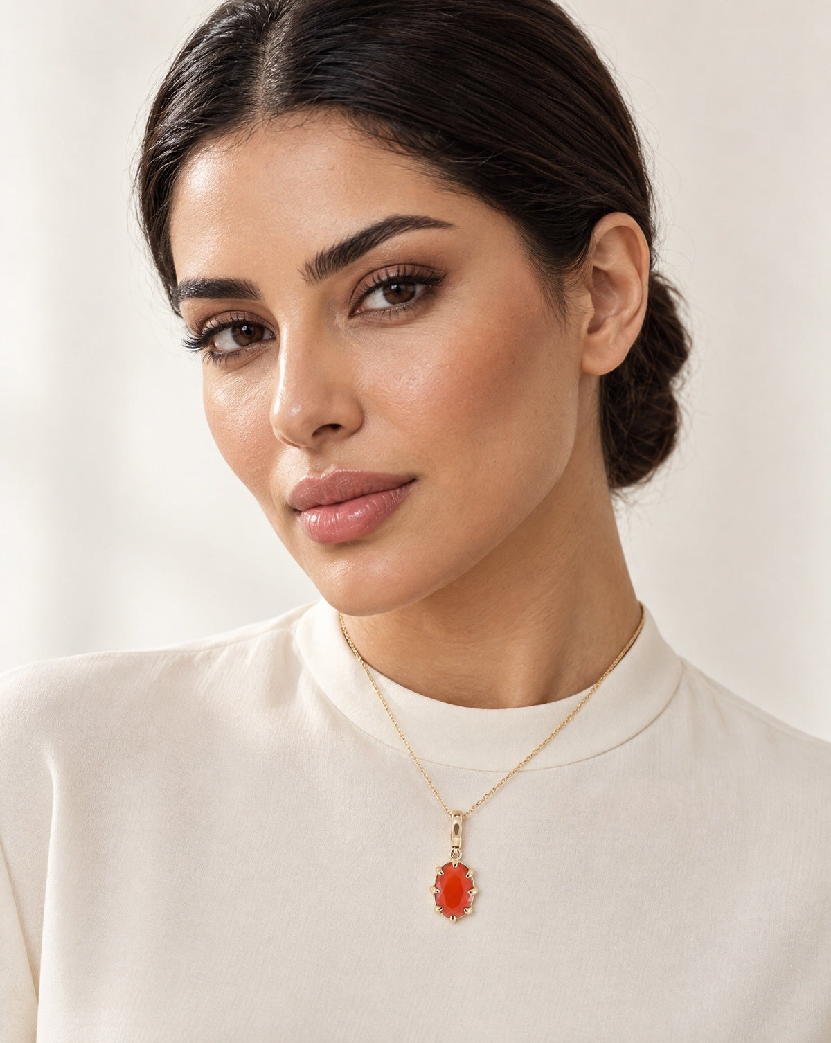 DM-CH-P00109 – Charm - DUA ALMOALLIM JEWELRY - MIRA Y MANO