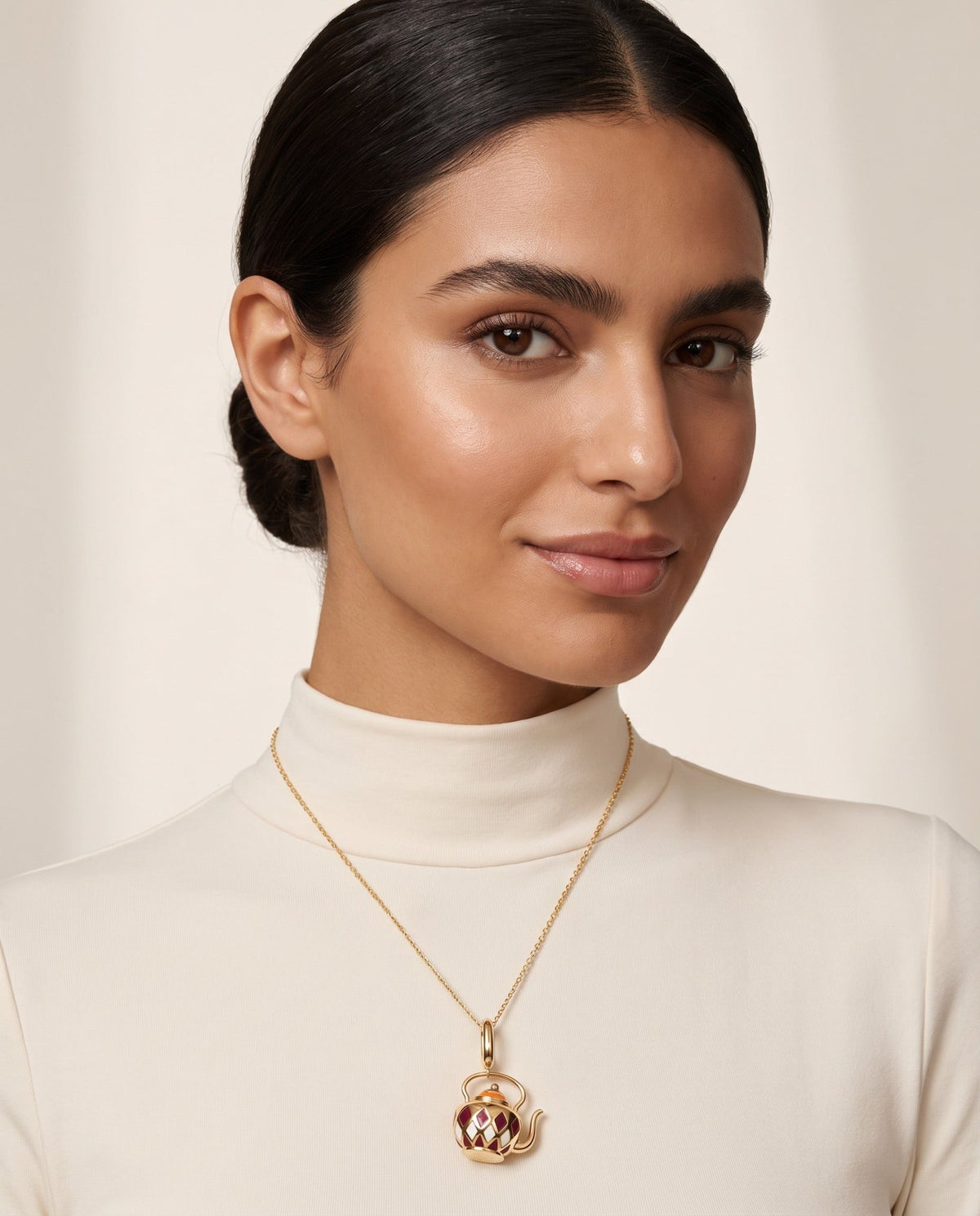 DM-CH-P00300 – Charm - DUA ALMOALLIM JEWELRY - MIRA Y MANO
