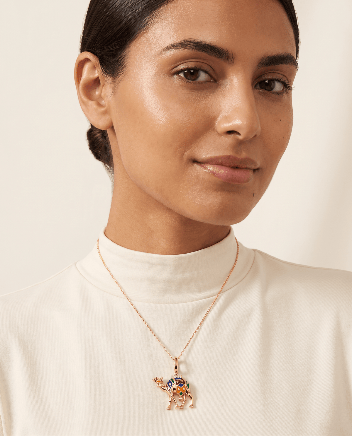 DM-CH-P00301 – Charm - DUA ALMOALLIM JEWELRY - MIRA Y MANO