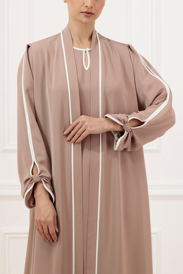 ABM25 - 1069 - BR ABAYA - EFFA - MIRA Y MANO