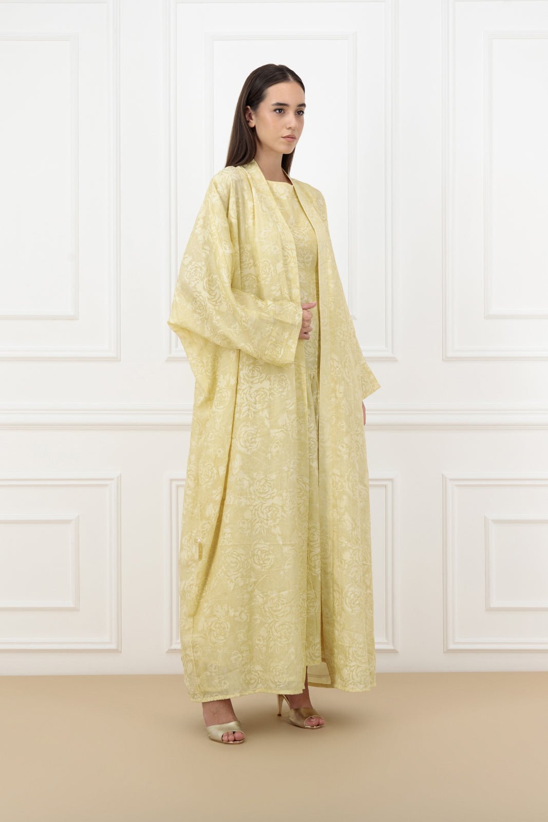 ABM26 - 1109 - YE ABAYA - EFFA - MIRA Y MANO