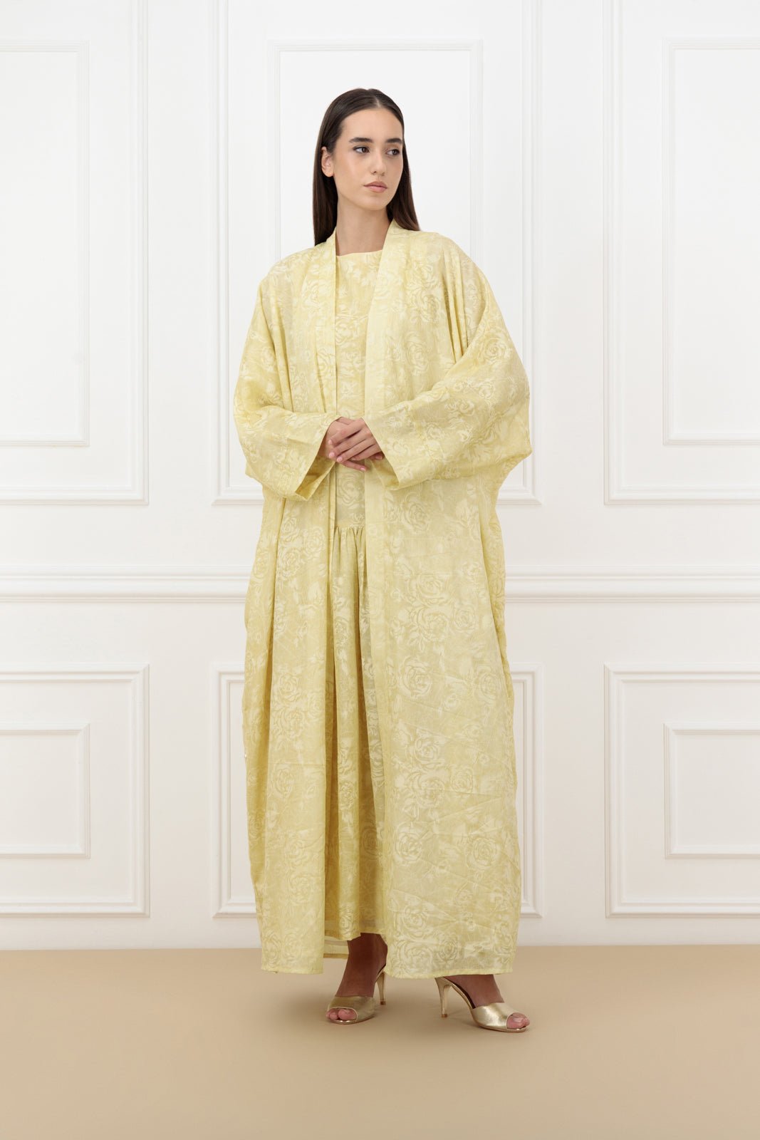 ABM26 - 1109 - YE ABAYA - EFFA - MIRA Y MANO