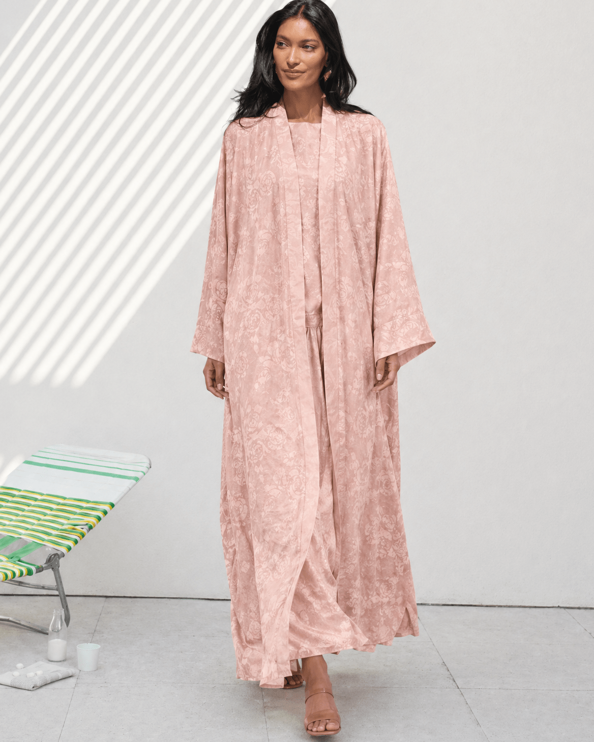 ABM26 - 1110 - PK ABAYA - EFFA - MIRA Y MANO