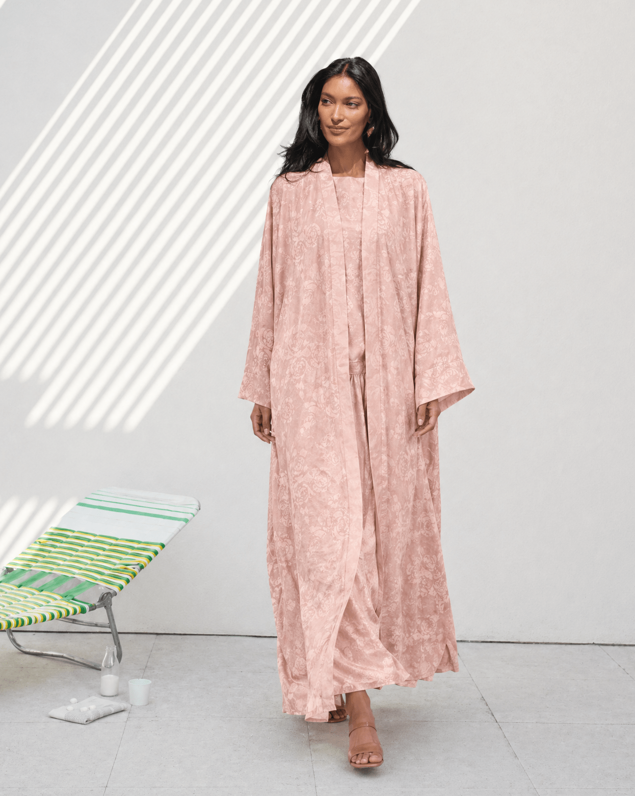 ABM26 - 1110 - PK ABAYA - EFFA - MIRA Y MANO