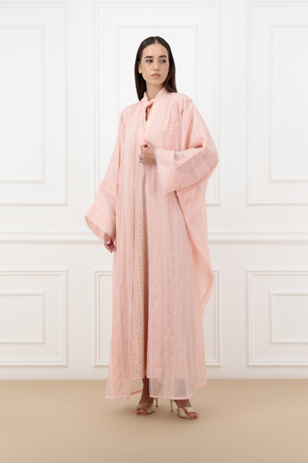 ABM26 - 1116 - PK ABAYA - EFFA - MIRA Y MANO