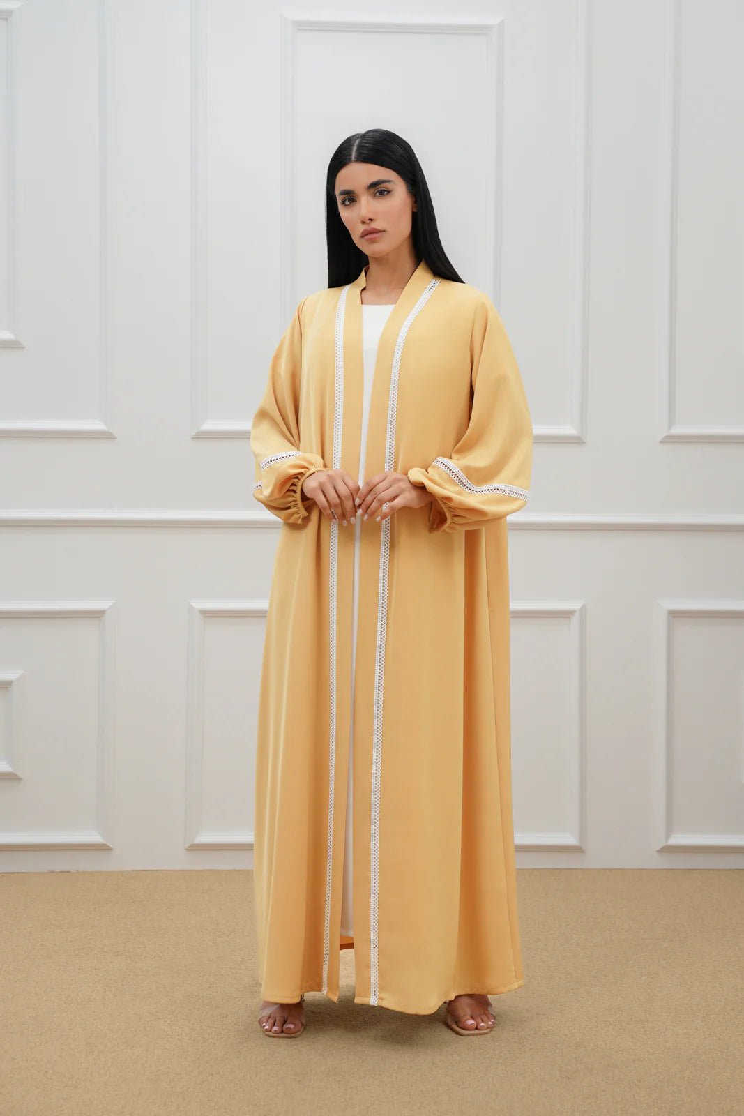 ABM26 - 1120 - YL ABAYA - EFFA - MIRA Y MANO