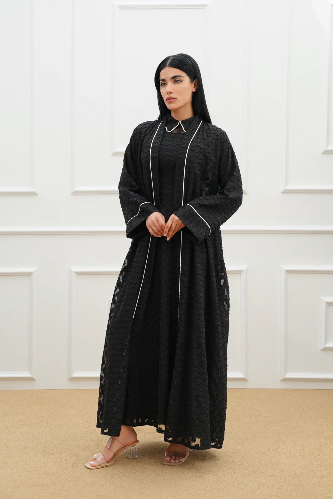 ABM26 - 1135 ABAYA - EFFA - MIRA Y MANO