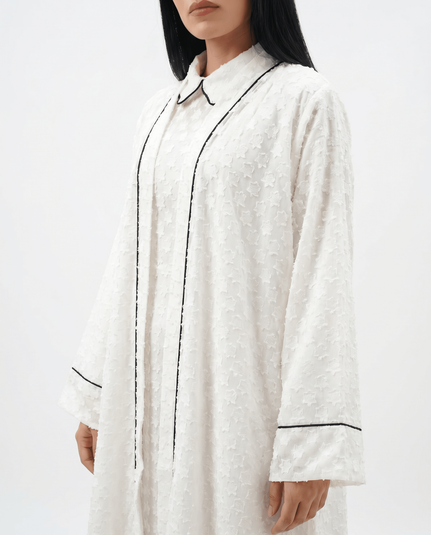 ABM26-1135-WH ABAYA - EFFA - MIRA Y MANO