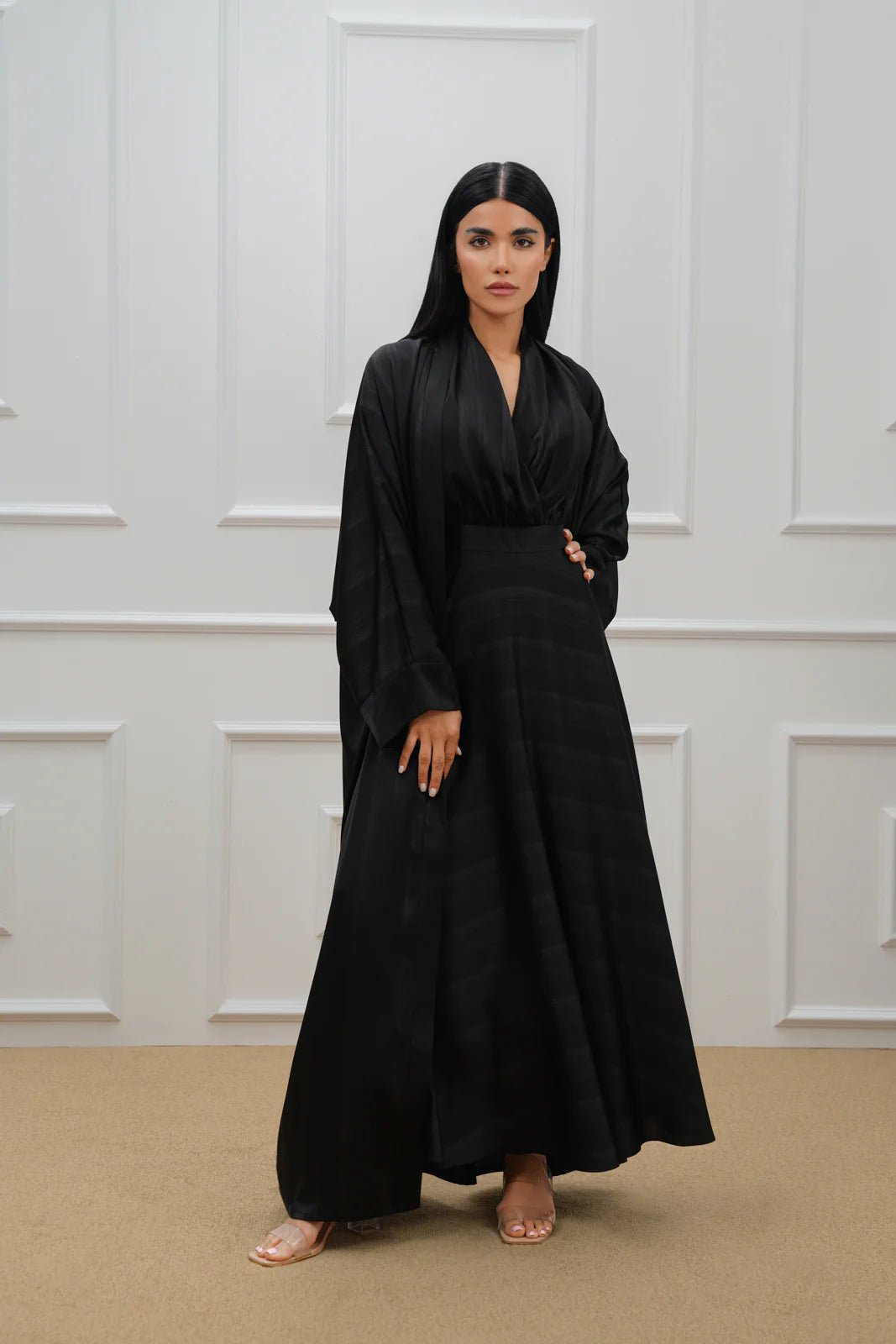 ABM26 - 1136 - BK ABAYAS - EFFA - MIRA Y MANO