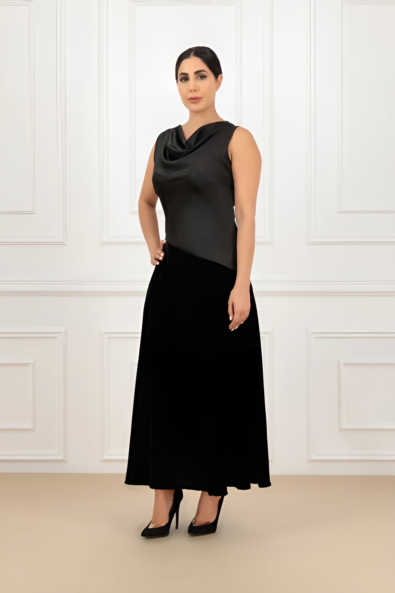 DR25 - 16 - BK DRESS - EFFA - MIRA Y MANO