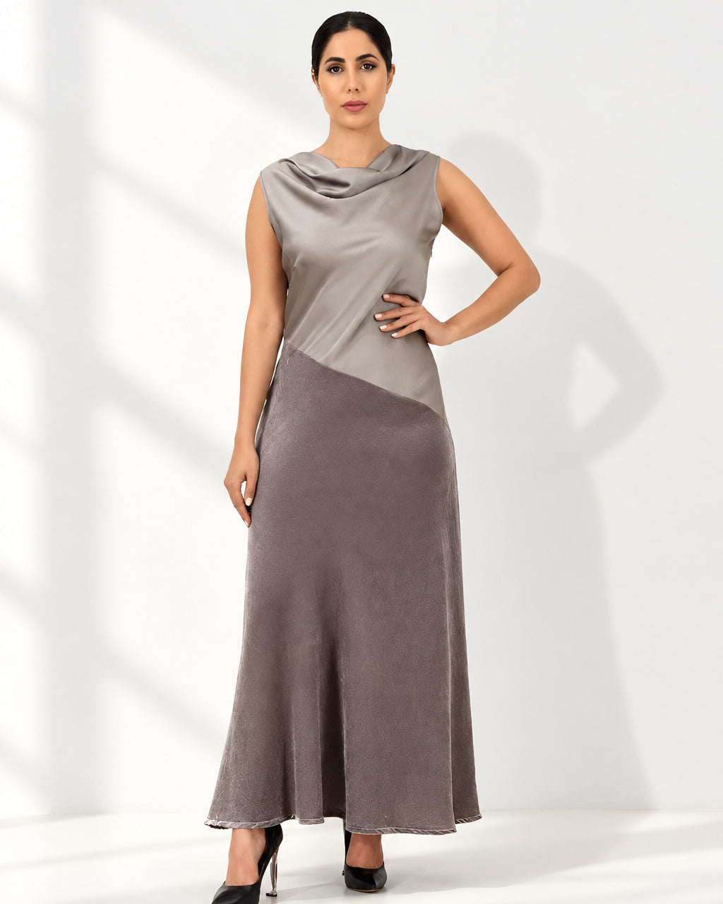 DR25 - 16 - GR DRESS - EFFA - MIRA Y MANO