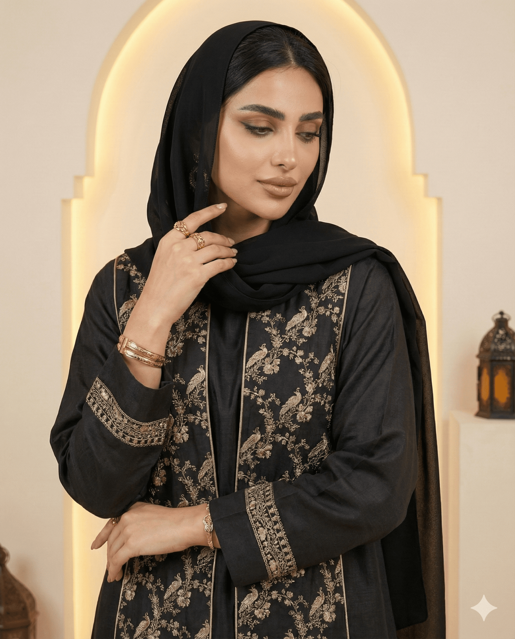 ABY 4121M ABAYA - EMAD RIZQ - MIRA Y MANO