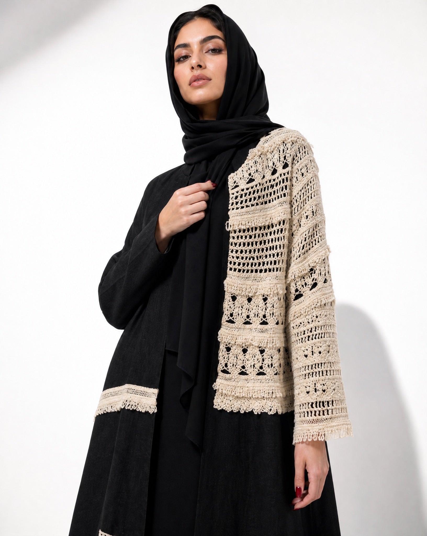ABY 4258T ABAYA - EMAD RIZQ - MIRA Y MANO
