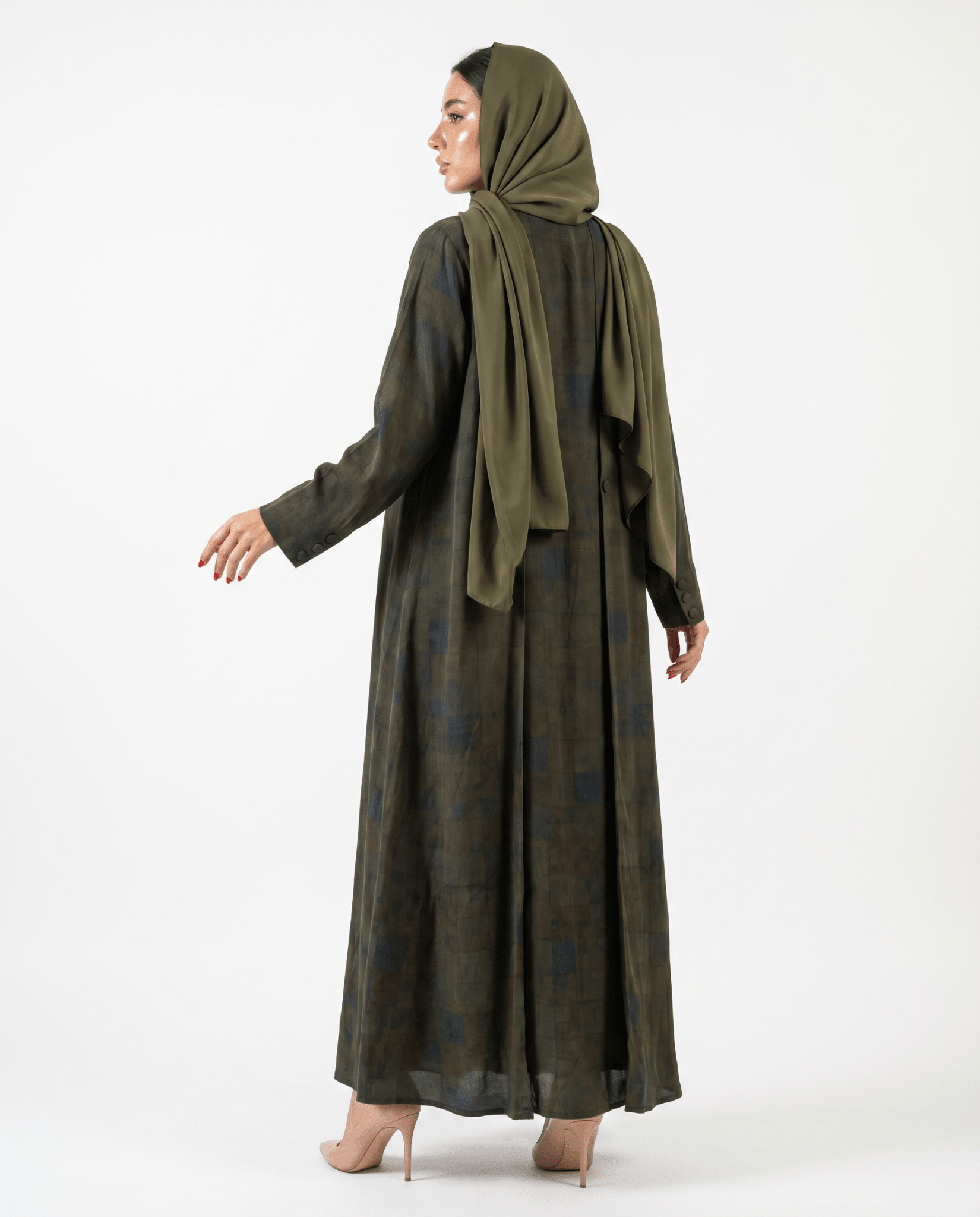 ABY 4410M ABAYA - EMAD RIZQ - MIRA Y MANO