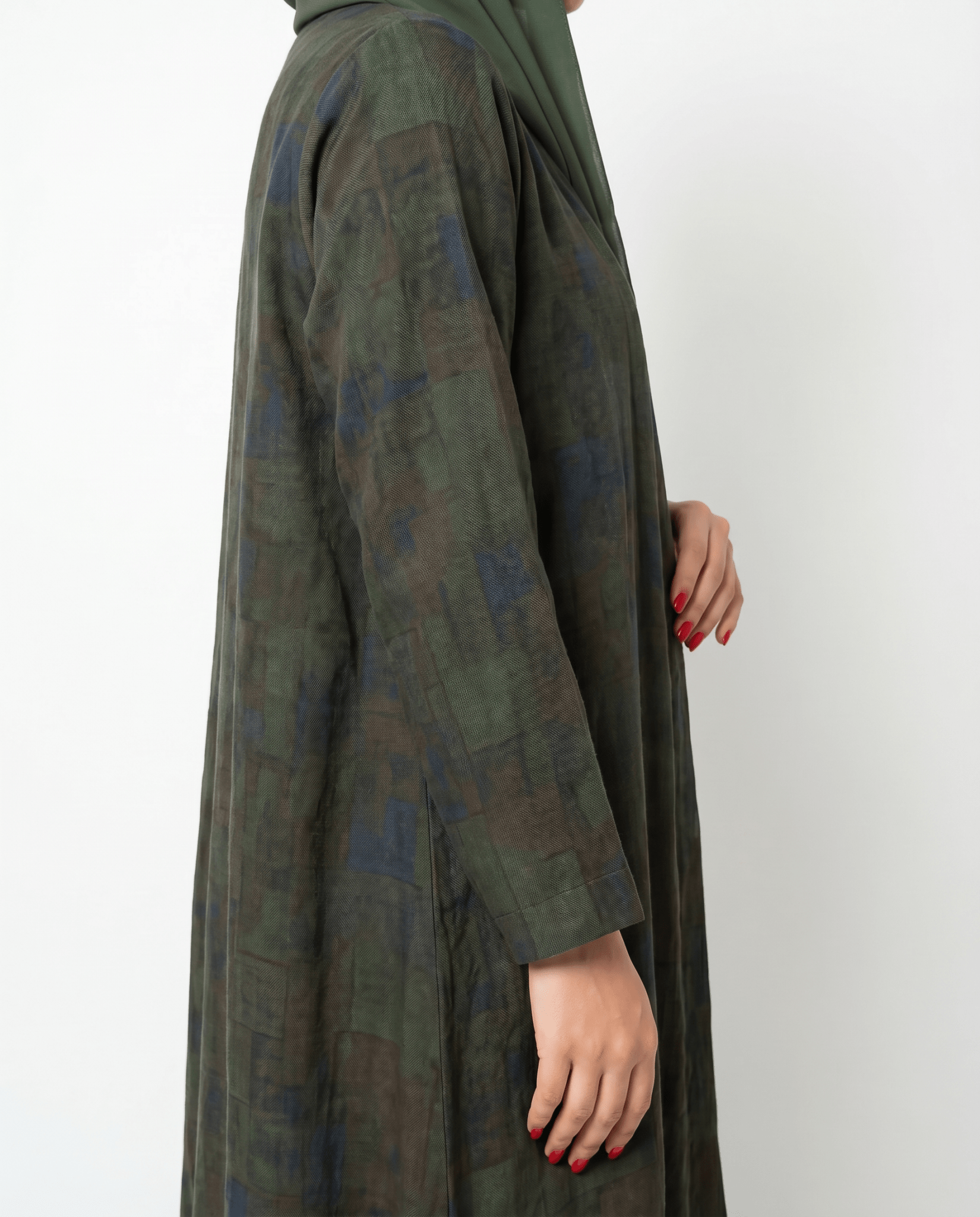 ABY 4410M ABAYA - EMAD RIZQ - MIRA Y MANO