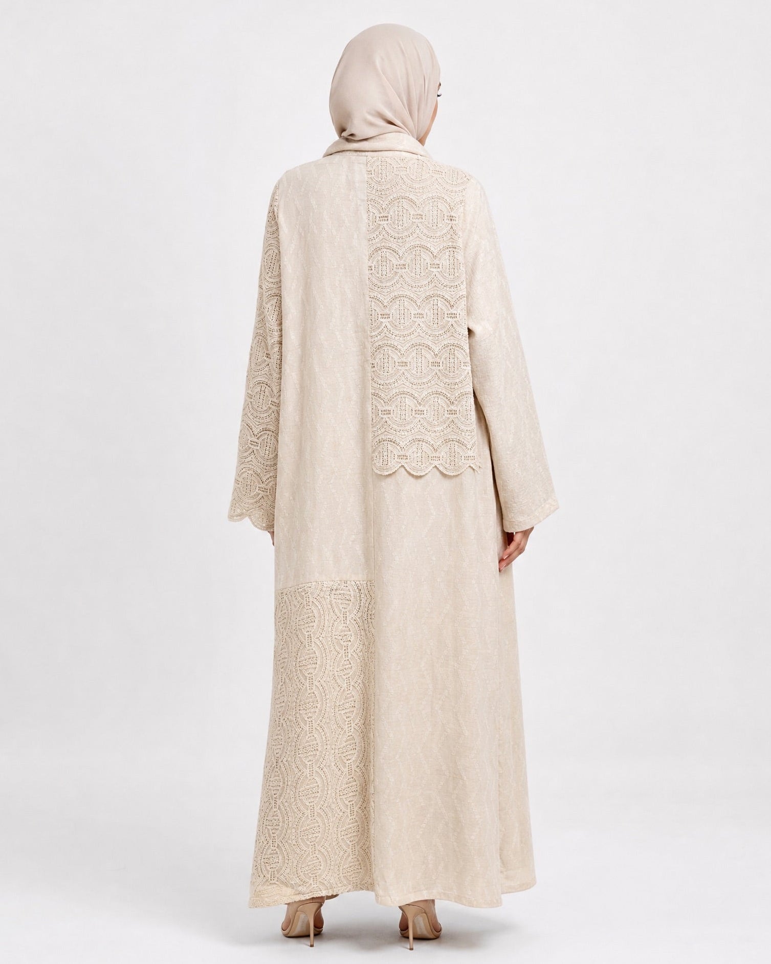 ABY 4450T ABAYA - EMAD RIZQ - MIRA Y MANO